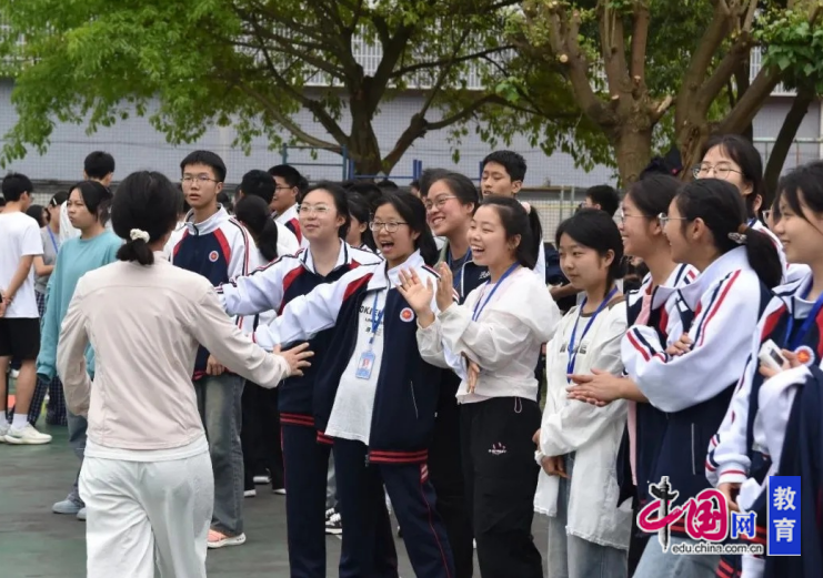 青春正当时运动不停止 四川筠连中学第25届体育节圆满落幕(图3)